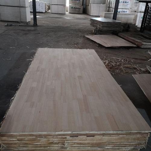 厂家直供15厘杨木板多层橡木板,樟子松指接皮贴面夹板和各类板材￥95